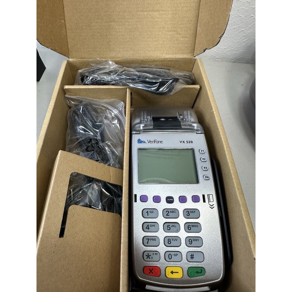 VeriFone VX520 Credit Card Terminal New In Box Complete NAA DIAL/ETH, 128/32 MB